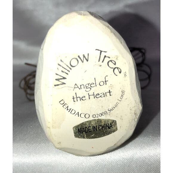 Willow Tree Figure Angel of the Heart Holding a Heart Figurine Vintage - Picture 5 of 6